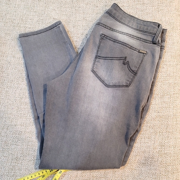 Grey jeans - Picture 2 of 3